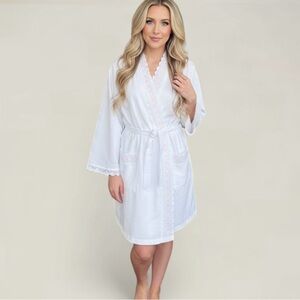 Eileen West Robe White Seer Sucker Pink Ribbon Eyelet Trim Size S/M Bridal Baby
